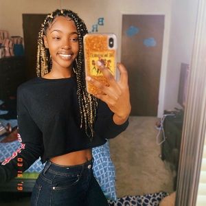 Meet your Posher, Briea